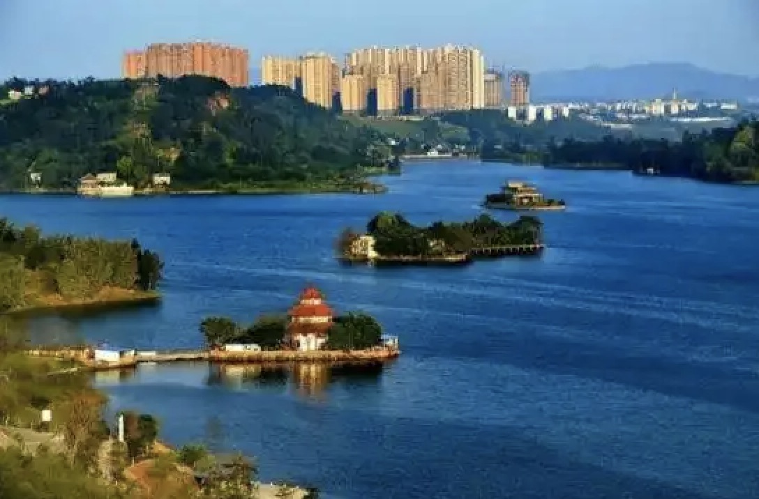 內江市隆昌市探索政務(wù)服務(wù)“四心”解法，助力“銀齡族”跨越“數字?zhù)櫆稀?></a></div> <div   id=