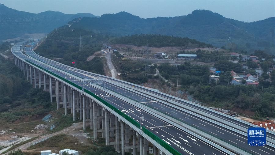 #（經(jīng)濟）（4）濟青中線(xiàn)濟濰段正式通車(chē)