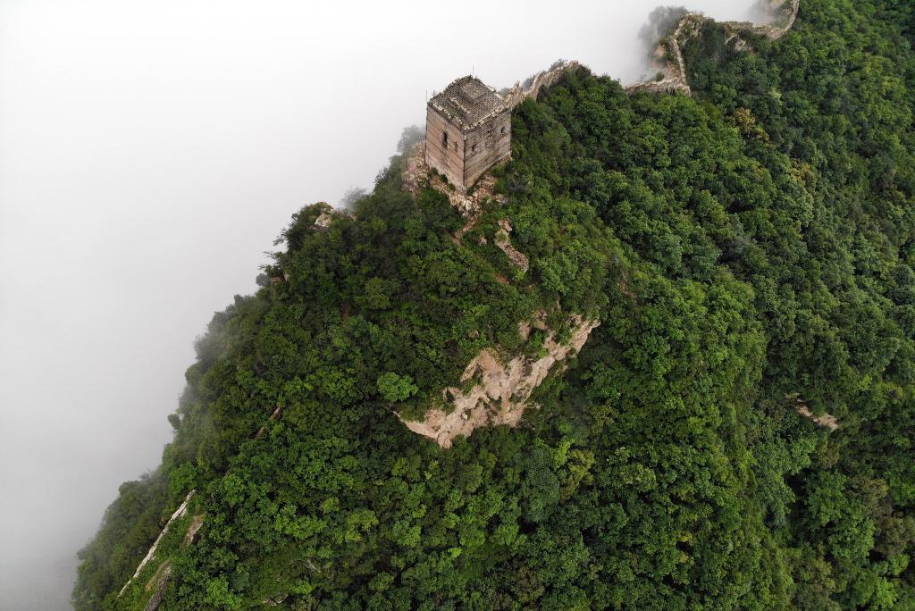 霧繞金山嶺 云涌古長(cháng)城