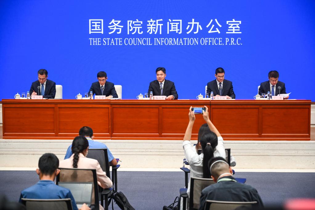 國新辦舉行中國服務(wù)貿易發(fā)展和2022年服貿會(huì )籌備工作進(jìn)展情況新聞發(fā)布會(huì )