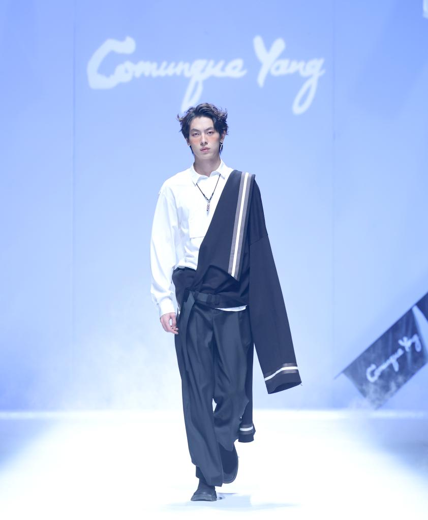 “Comunque·Yang·楊紫琪”時(shí)裝發(fā)布會(huì )在京舉行