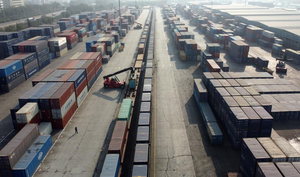 新華全媒+丨天津港2022年海鐵聯(lián)運量突破100萬(wàn)標箱