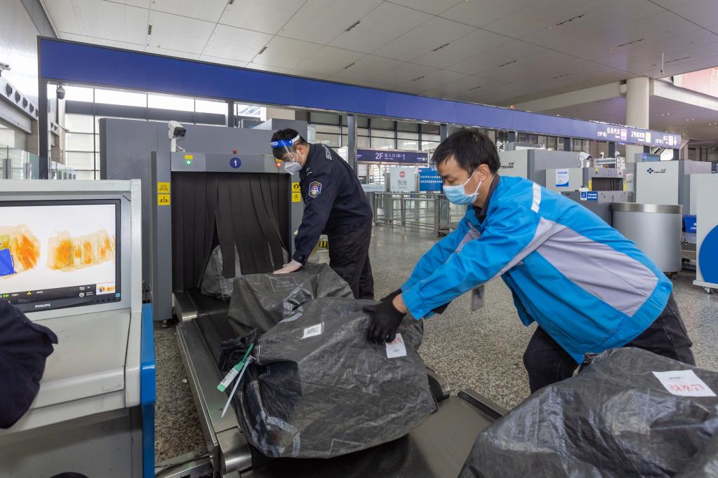 新華全媒+丨鐵路“雙11”電商黃金周運輸服務(wù)啟動(dòng)