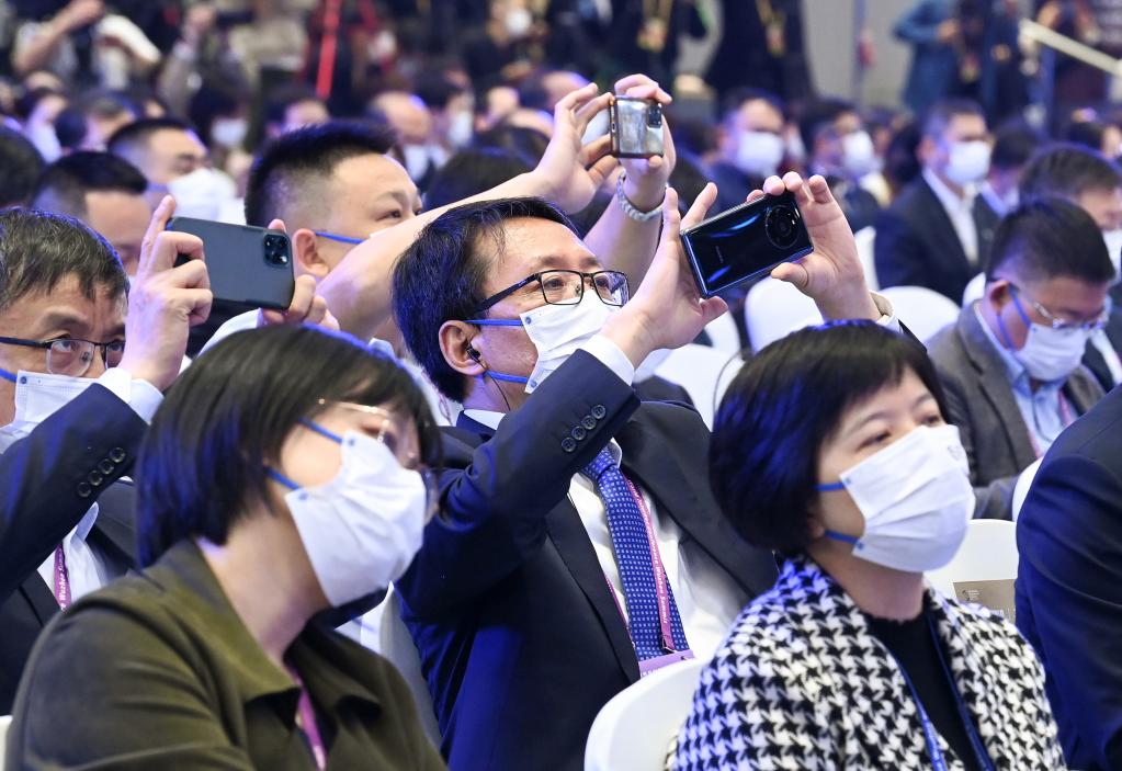 新華全媒+丨2022年世界互聯(lián)網(wǎng)大會(huì )烏鎮峰會(huì )開(kāi)幕
