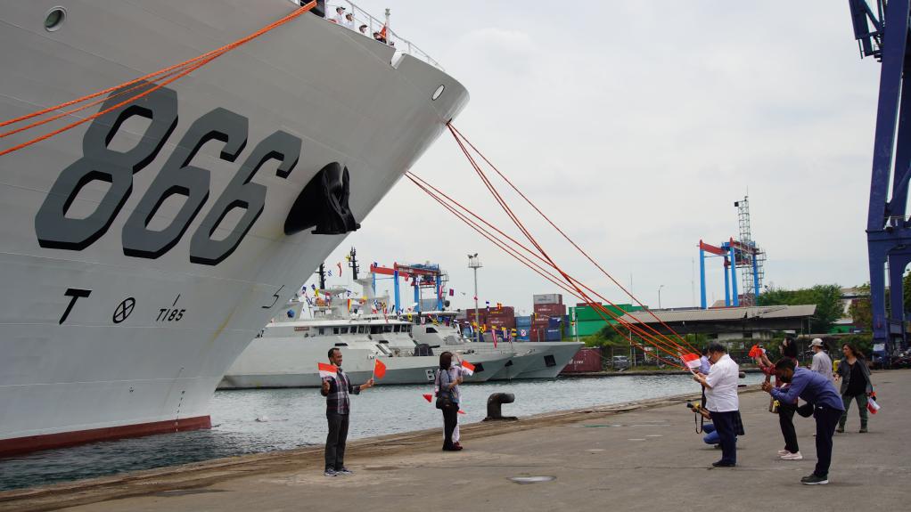 中國海軍“和平方舟”號醫院船抵達印尼雅加達訪(fǎng)問(wèn)