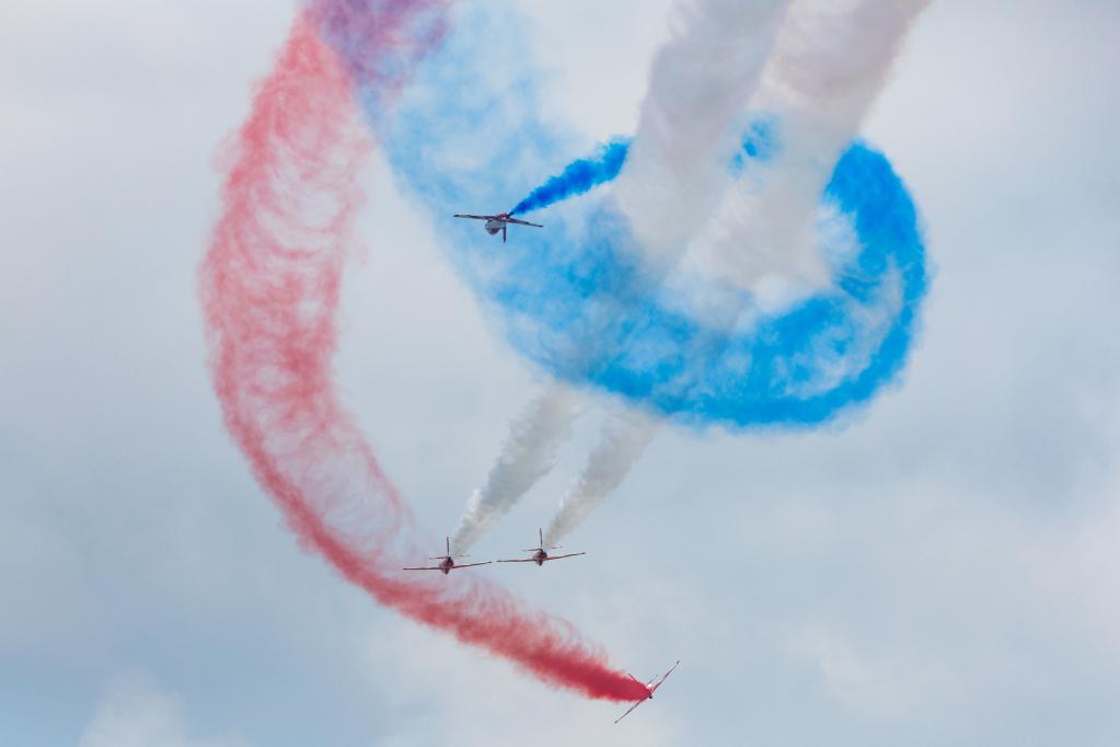 展翼空天 飛向未來(lái)——戰鷹用壯美航跡慶祝人民空軍成立73周年