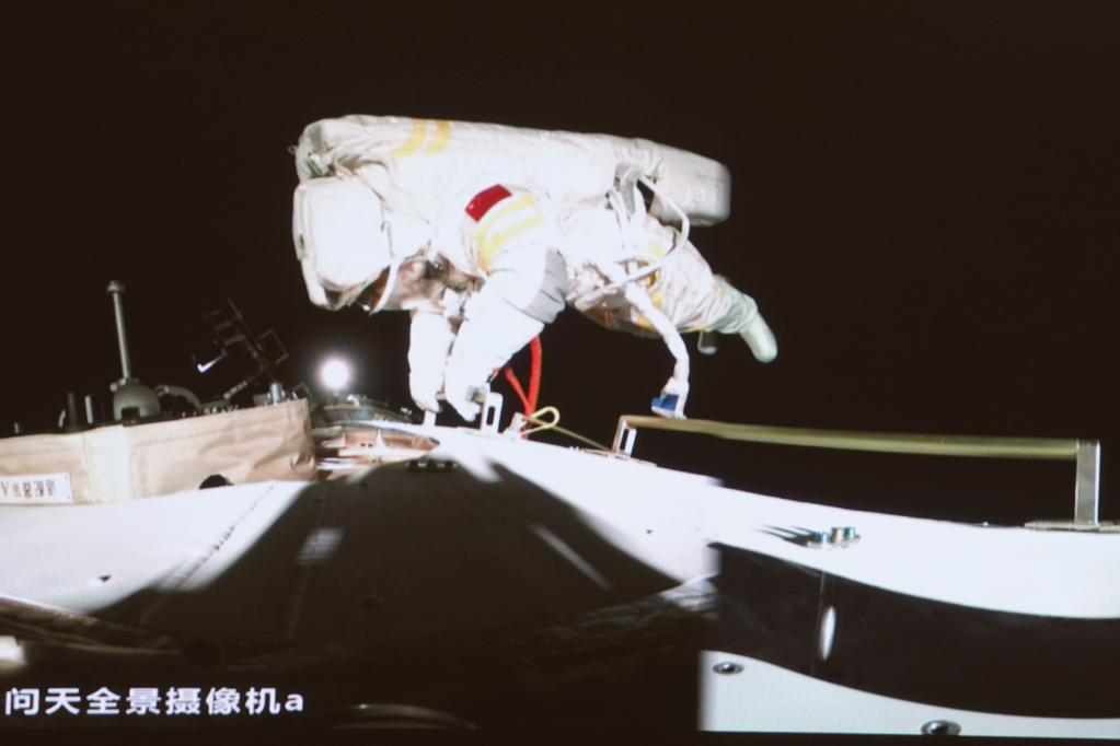 神舟十四號航天員乘組圓滿(mǎn)完成第三次出艙活動(dòng)全部既定任務(wù)