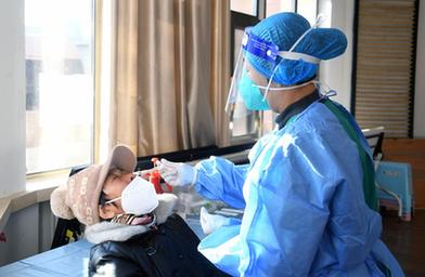 新華全媒+丨北京海淀：接種新冠疫苗第二劑次加強針 共筑免疫“長(cháng)城”