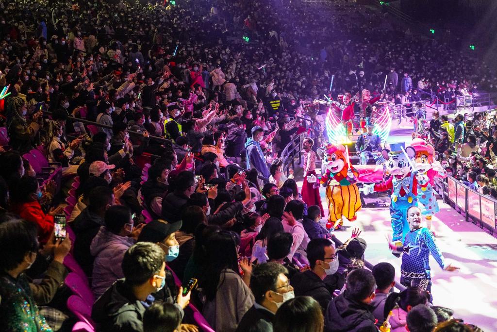 新華全媒＋｜元旦假期消費市場(chǎng)：人氣漸旺，暖意漸濃