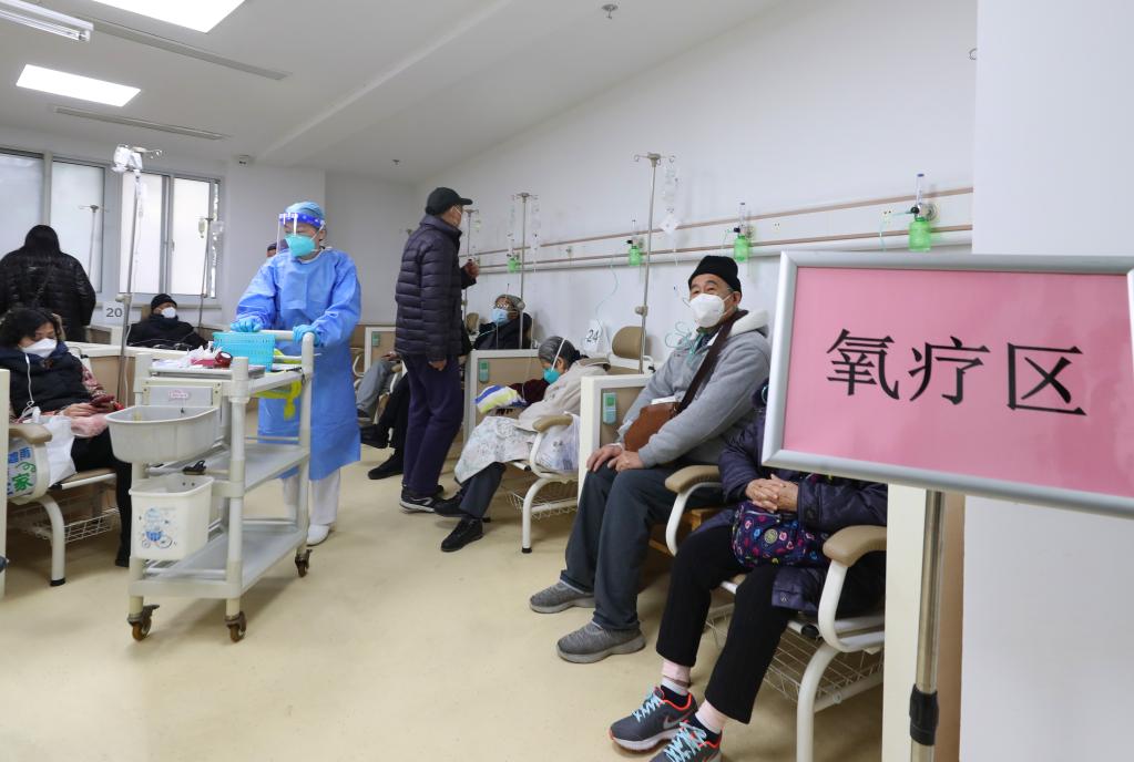 新華全媒+丨一線(xiàn)直擊：抓住“黃金72小時(shí)” 上海社區醫院助力重癥救治關(guān)口“前移”