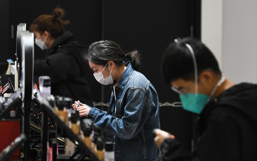 新華全媒+丨海南離島免稅消費市場(chǎng)逐步“回暖”