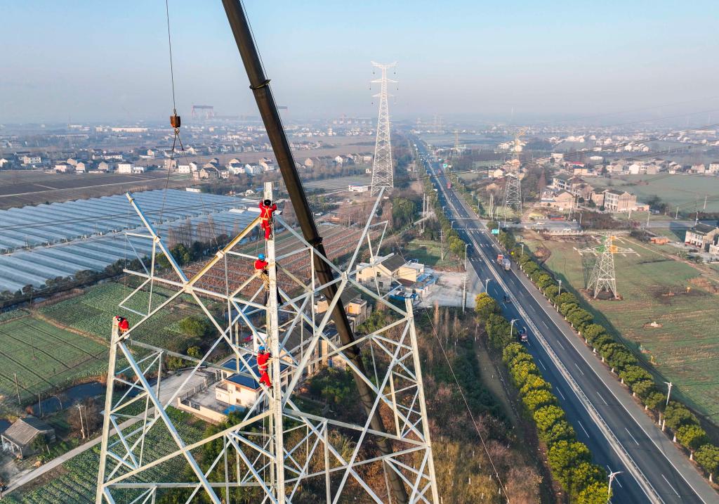 江蘇靖江：輸電線(xiàn)路建設施工忙