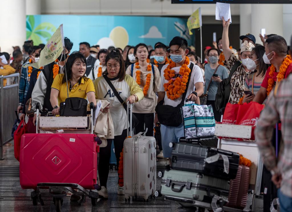 印尼巴厘島迎來(lái)2023年首架中國游客包機