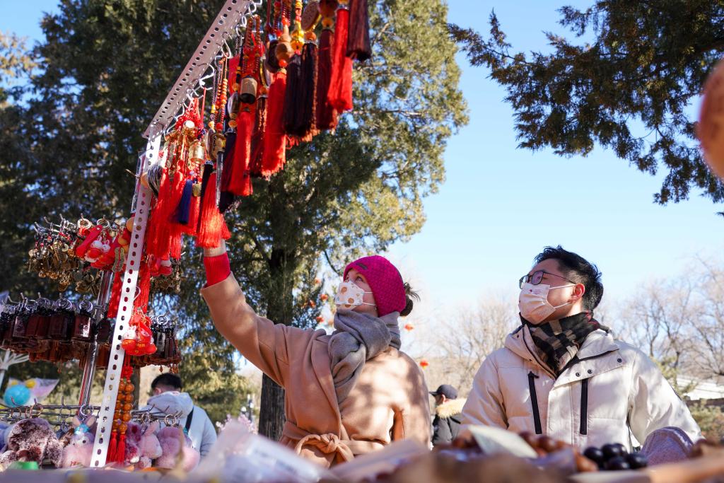 新華全媒+｜“洋媳婦”在北京過(guò)中國年 感受新春文化魅力