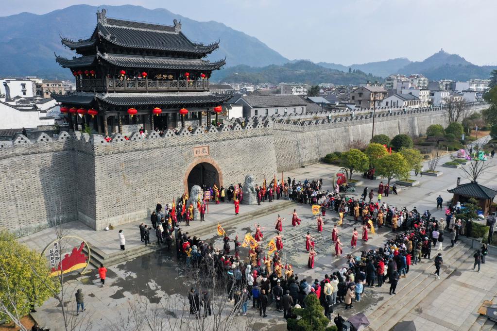 新華全媒+｜“宋福杭州年”新春文旅活動(dòng)在嚴州古城舉行