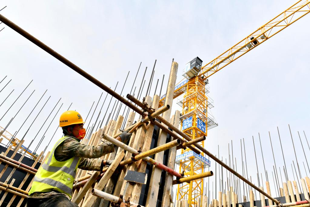 濟南地鐵6號線(xiàn)位里莊車(chē)輛段建設忙