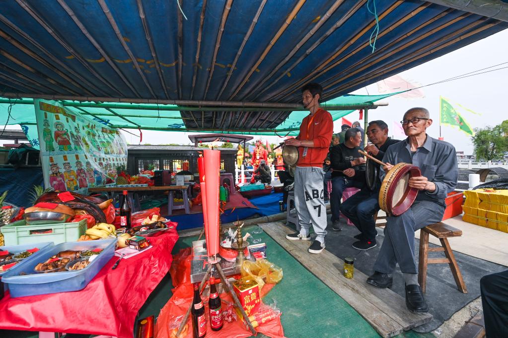 中國江南網(wǎng)船會(huì )展現水鄉春季民俗