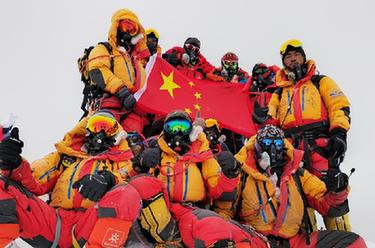 新華全媒+·2023珠峰科考丨我國科考隊員登頂珠峰 開(kāi)展多項科學(xué)考察