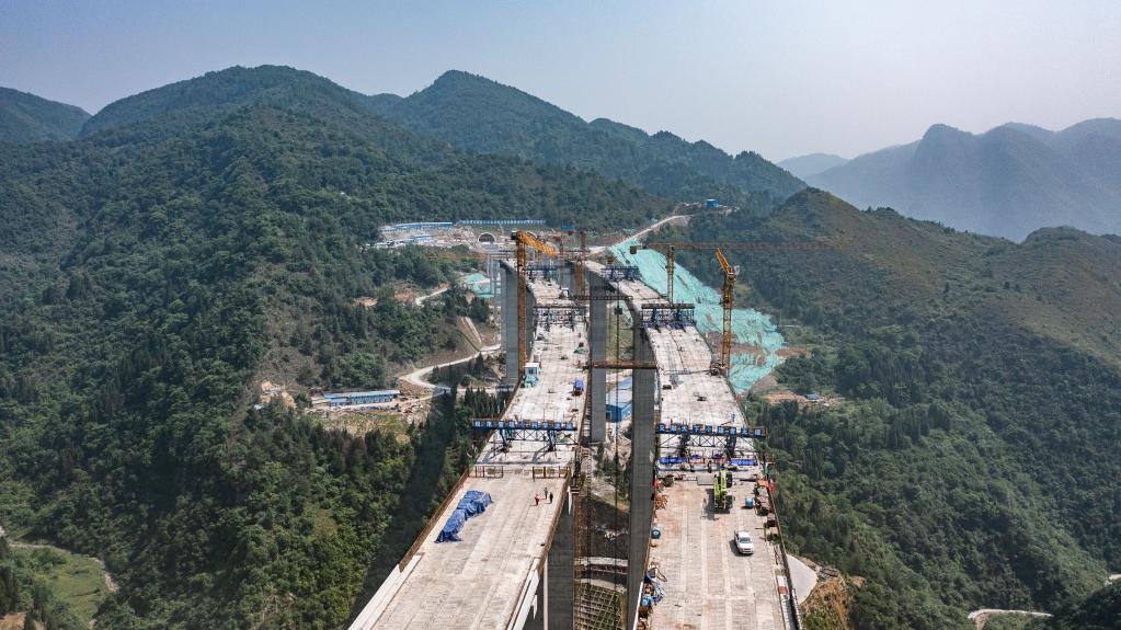 貴金古高速清池特大橋建設順利推進(jìn)