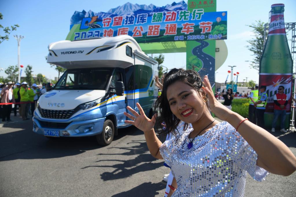 新疆獨庫公路恢復通車(chē)
