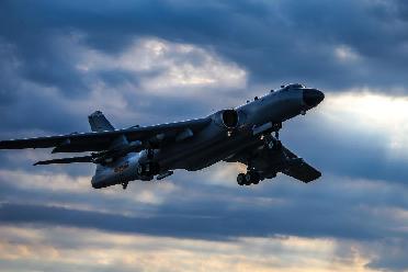 向著(zhù)新的勝利，奮飛——空軍航空兵某團飛行二大隊鍛造空中鐵拳紀事