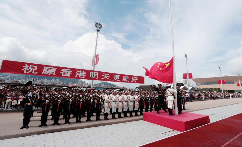 解放軍駐香港部隊舉辦“七一”軍營(yíng)開(kāi)放活動(dòng)