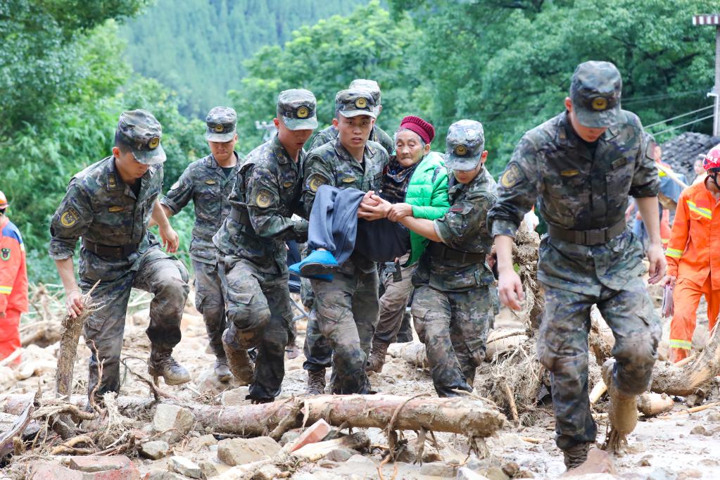 重慶萬(wàn)州區長(cháng)灘鎮出現特大暴雨