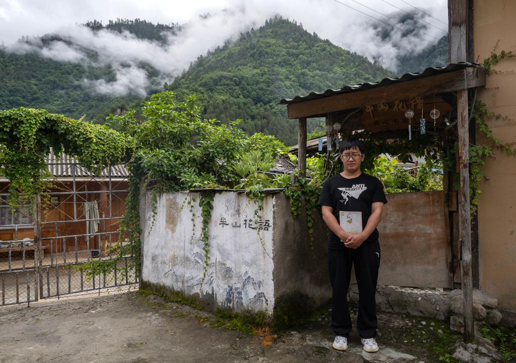 國道之行 從雪山奔向大海丨怒江邊，書(shū)香把夢(mèng)想送往遠方