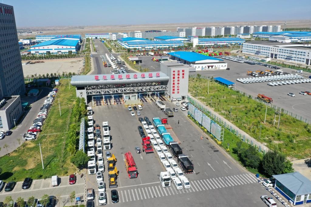 新疆霍爾果斯：外貿商品車(chē)出口量持續攀升