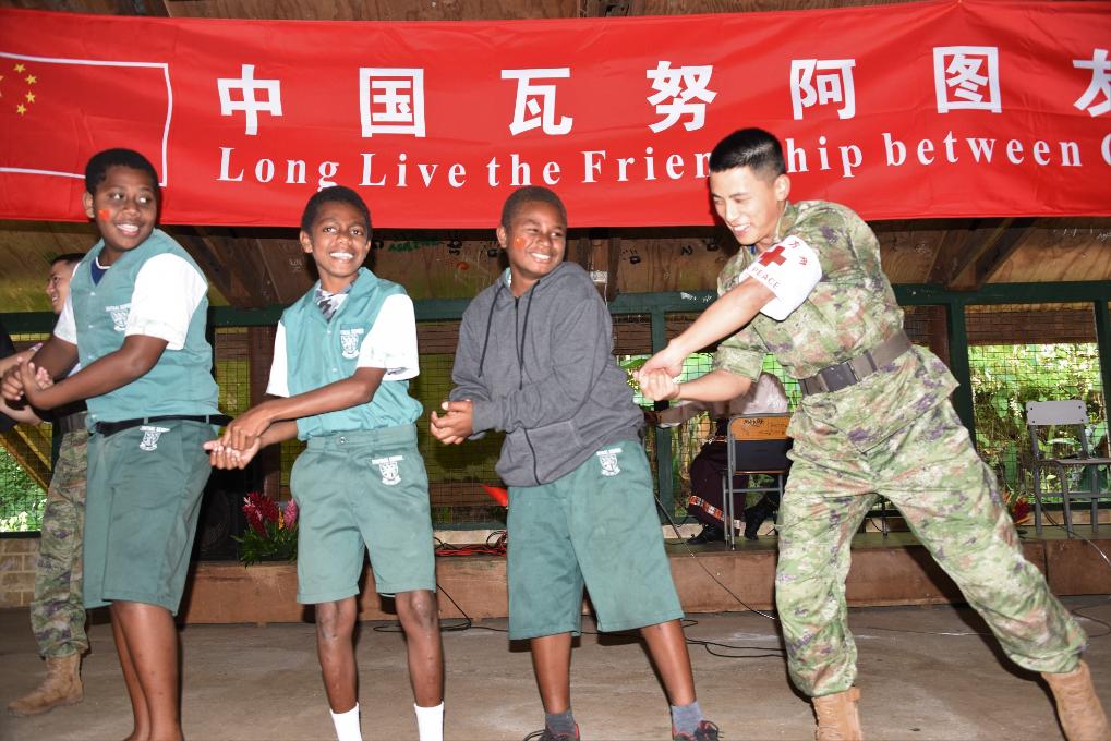 中國海軍“和平方舟”號醫院船結束訪(fǎng)問(wèn)瓦努阿圖前往所羅門(mén)群島