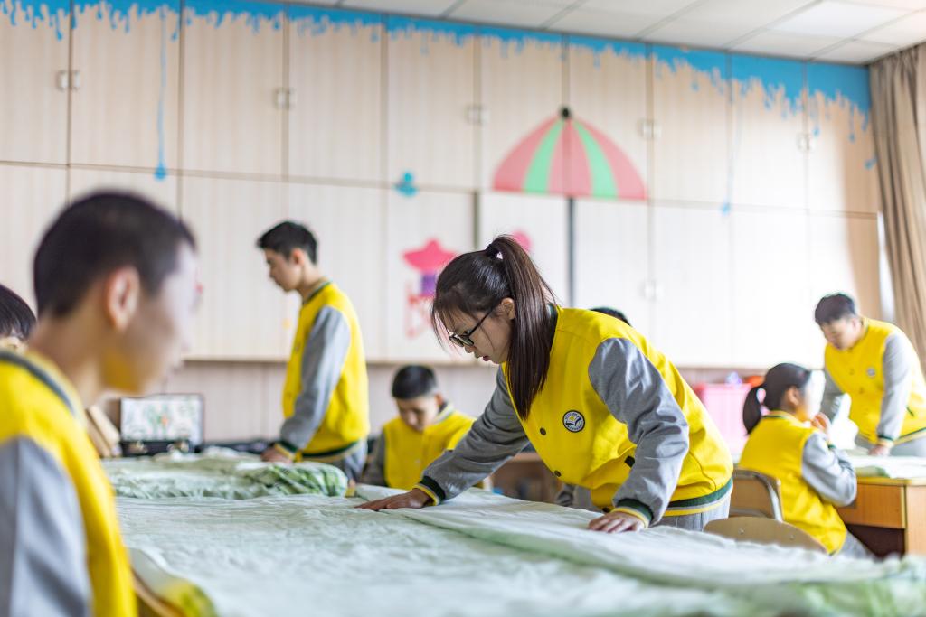 四季中國丨照亮未來(lái)：小技能點(diǎn)亮我們的生活