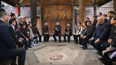 學(xué)習進(jìn)行時(shí)丨習近平總書(shū)記的“板凳座談會(huì )”
