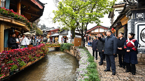 習近平考察麗江古城：文旅產(chǎn)業(yè)要走一條持續、健康的發(fā)展之路