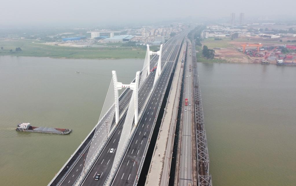 粵港澳大灣區馬房特大橋建成通車(chē)