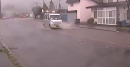 傾盆！日本北海道遭遇“創(chuàng  )紀錄短時(shí)暴雨”