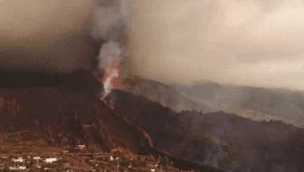 西班牙：拉帕爾馬島火山持續噴發(fā)——火山熔巖流重新活躍 大批民眾緊急撤離